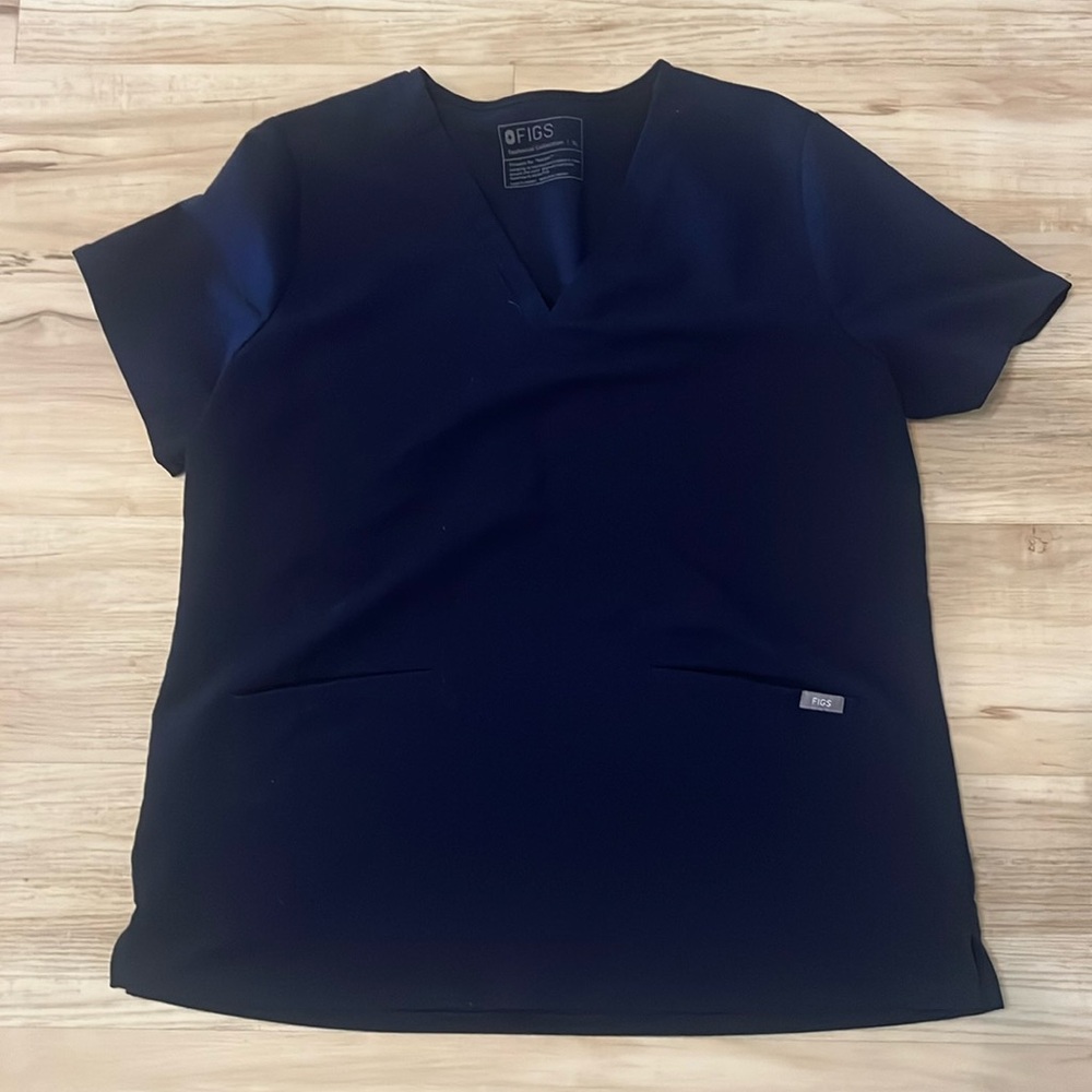 Figs, size XL top, great condition